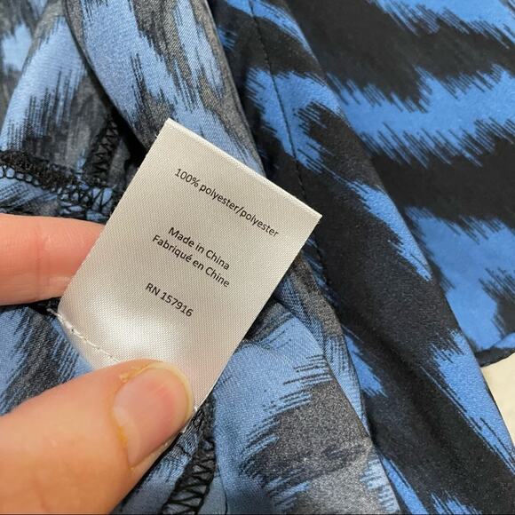 Gigi Parker Blue & Black Animal Print Flutter Sleeve Wrap Top Blouse Womens XS - Picture 5 of 8